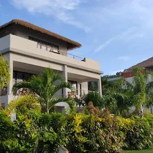 https://blue-lagoon-chalets.maheislandhotels.com